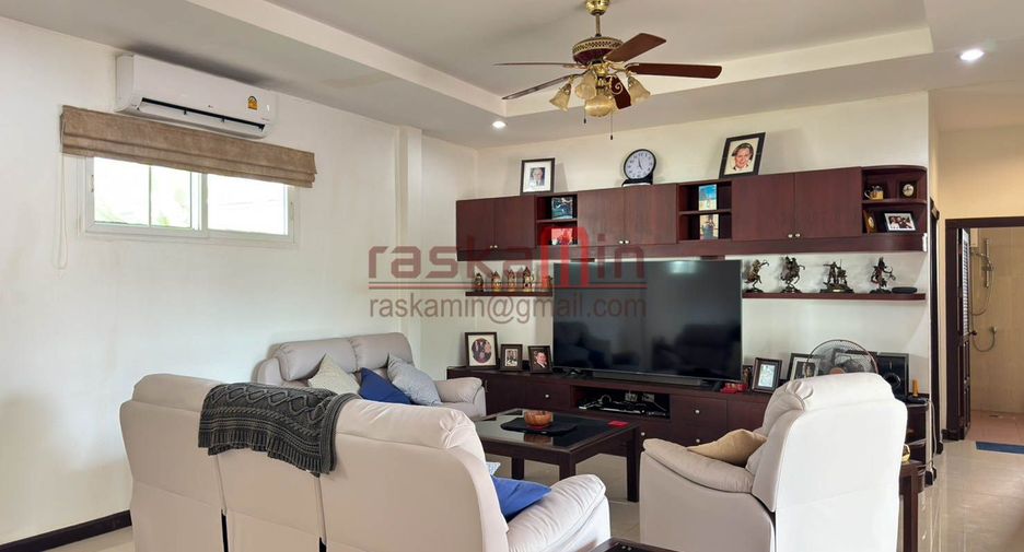 For sale 3 bedrooms house in East Pattaya, Pattaya