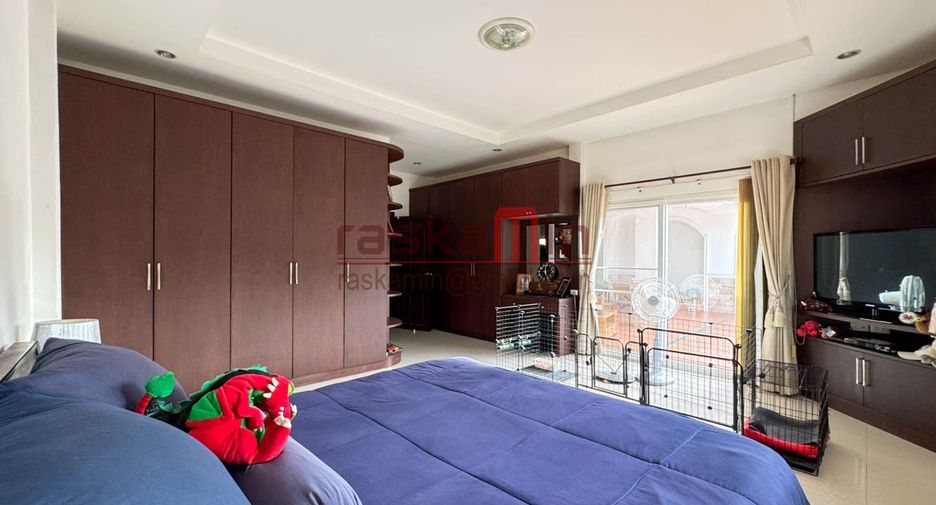 For sale 3 bedrooms house in East Pattaya, Pattaya