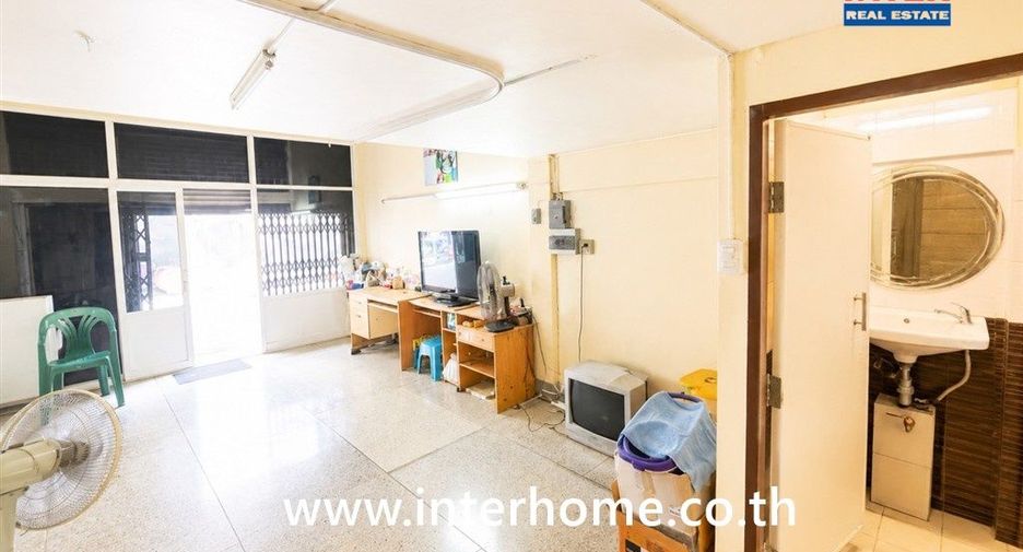For sale 6 bedrooms retail Space in Bang Rak, Bangkok