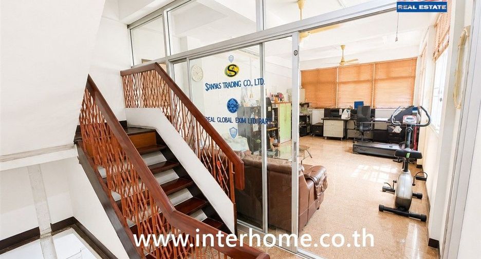 For sale 6 bedrooms retail Space in Bang Rak, Bangkok