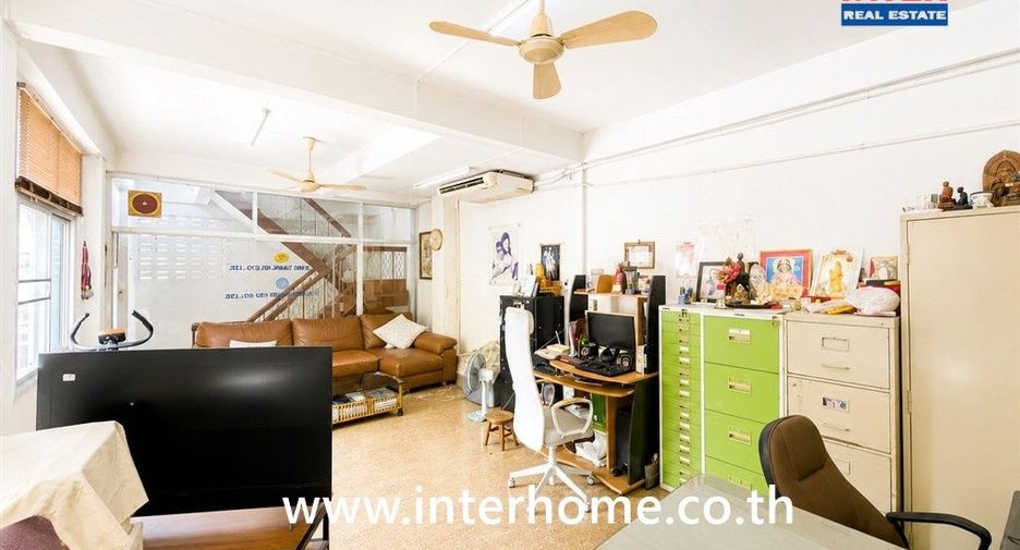 For sale 6 bedrooms retail Space in Bang Rak, Bangkok