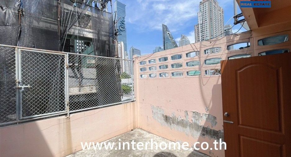 For sale 6 bedrooms retail Space in Bang Rak, Bangkok