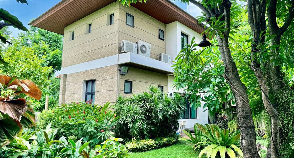 Haus zum Kauf mit 4 Zimmer in Khlong Sam Wa, Bangkok