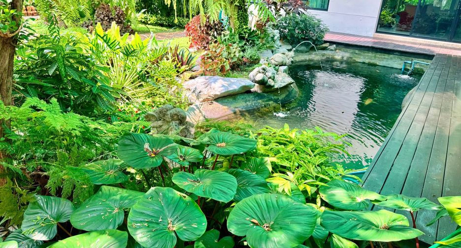 Haus zum Kauf mit 4 Zimmer in Khlong Sam Wa, Bangkok