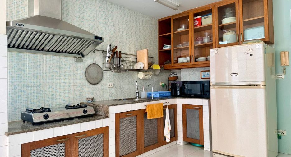 Haus zum Kauf mit 4 Zimmer in Khlong Sam Wa, Bangkok