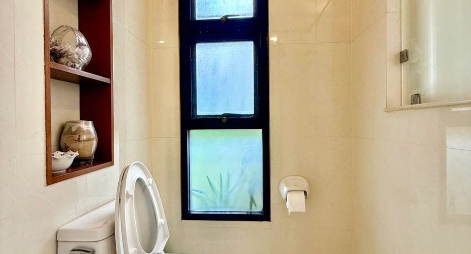 Haus zum Kauf mit 4 Zimmer in Khlong Sam Wa, Bangkok