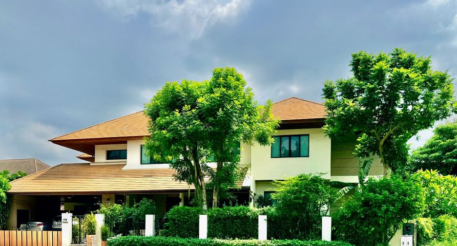 Haus zum Kauf mit 4 Zimmer in Khlong Sam Wa, Bangkok