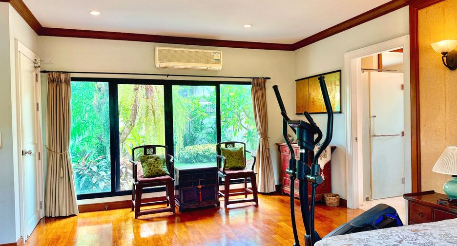 Haus zum Kauf mit 4 Zimmer in Khlong Sam Wa, Bangkok