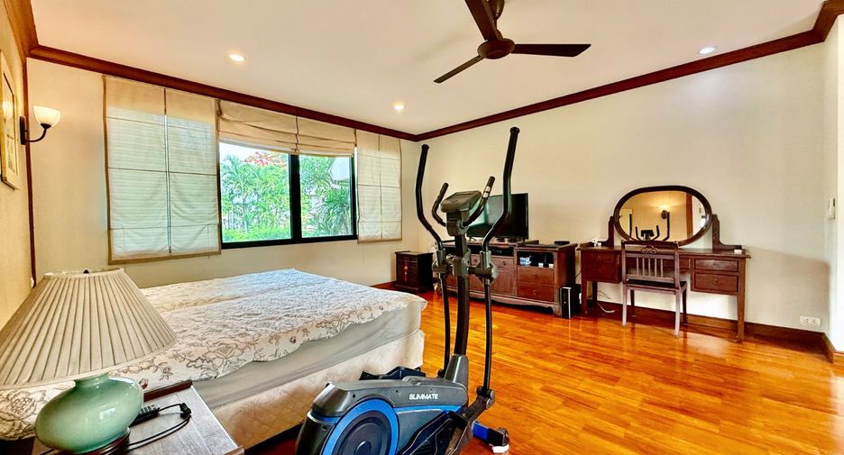 Haus zum Kauf mit 4 Zimmer in Khlong Sam Wa, Bangkok