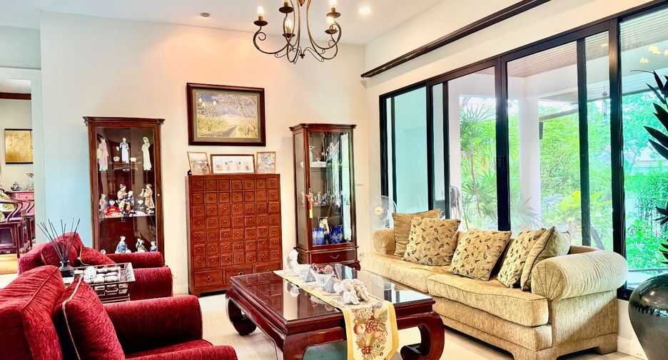 Haus zum Kauf mit 4 Zimmer in Khlong Sam Wa, Bangkok