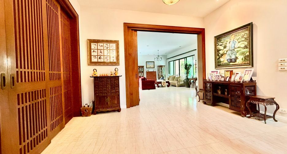 Haus zum Kauf mit 4 Zimmer in Khlong Sam Wa, Bangkok