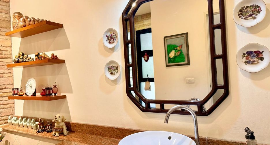 Haus zum Kauf mit 4 Zimmer in Khlong Sam Wa, Bangkok