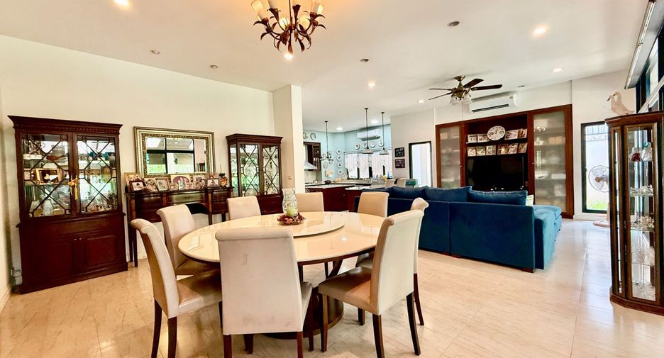 Haus zum Kauf mit 4 Zimmer in Khlong Sam Wa, Bangkok