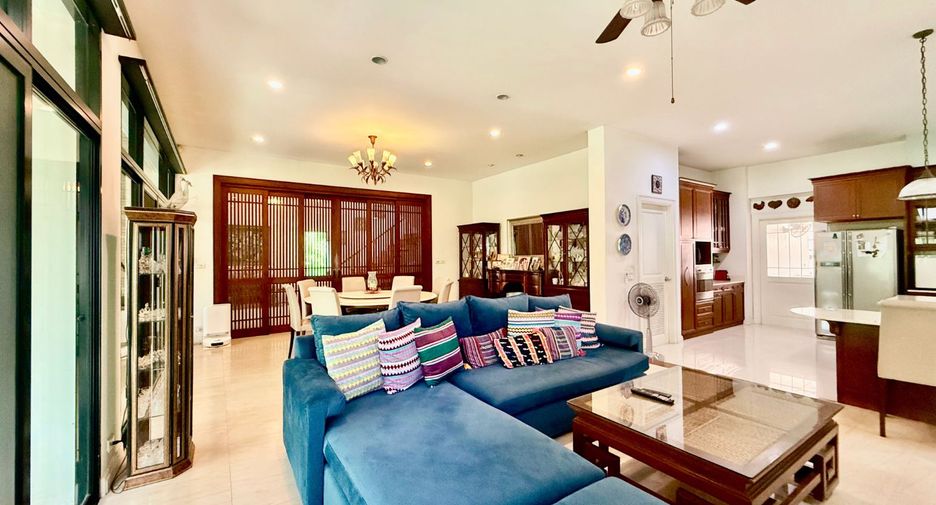 Haus zum Kauf mit 4 Zimmer in Khlong Sam Wa, Bangkok