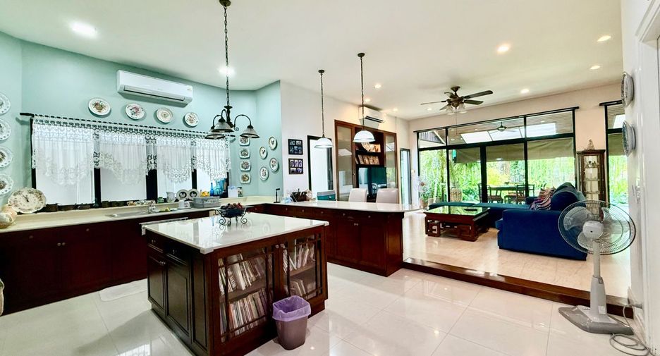 Haus zum Kauf mit 4 Zimmer in Khlong Sam Wa, Bangkok