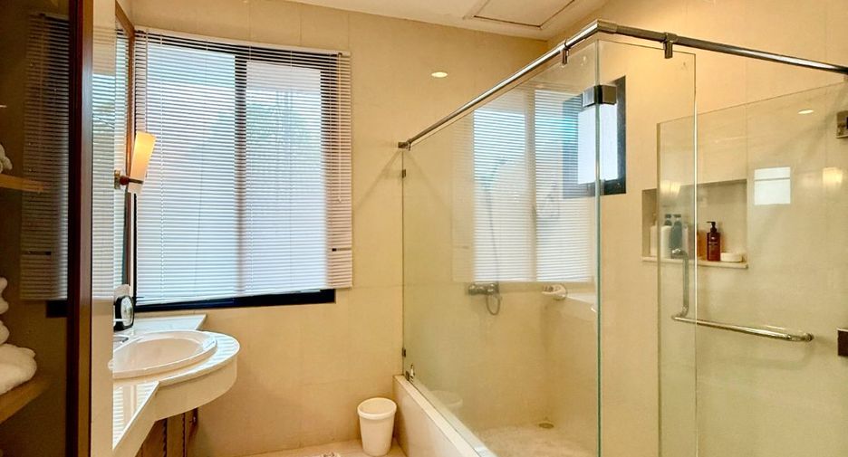 Haus zum Kauf mit 4 Zimmer in Khlong Sam Wa, Bangkok