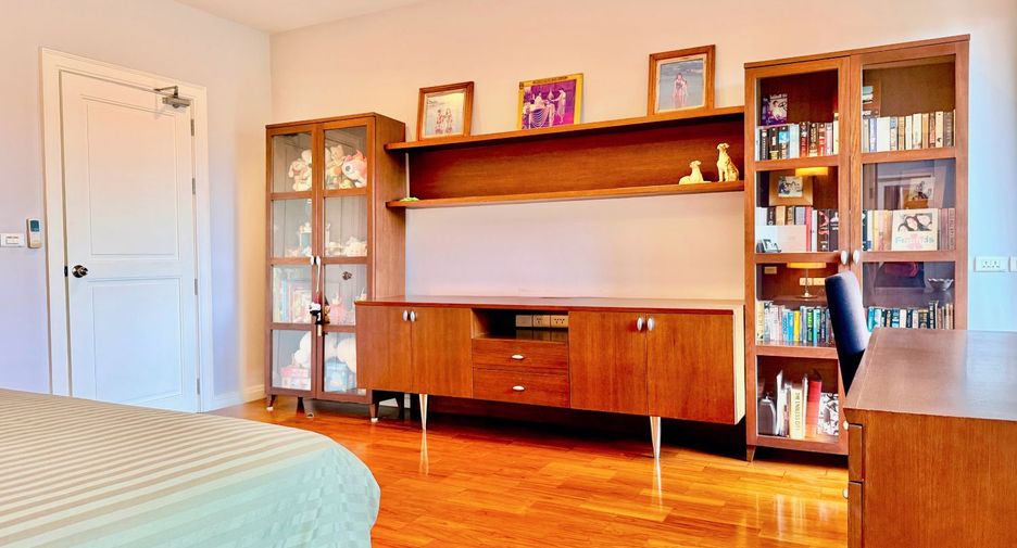 Haus zum Kauf mit 4 Zimmer in Khlong Sam Wa, Bangkok