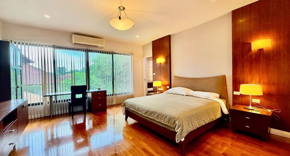 Haus zum Kauf mit 4 Zimmer in Khlong Sam Wa, Bangkok