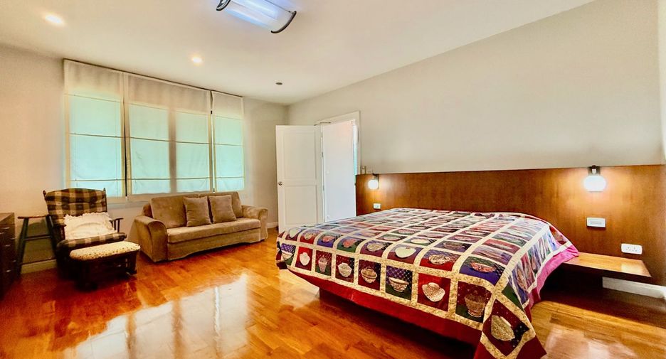 Haus zum Kauf mit 4 Zimmer in Khlong Sam Wa, Bangkok