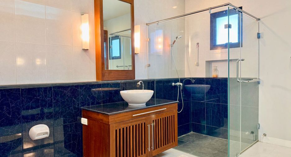 Haus zum Kauf mit 4 Zimmer in Khlong Sam Wa, Bangkok