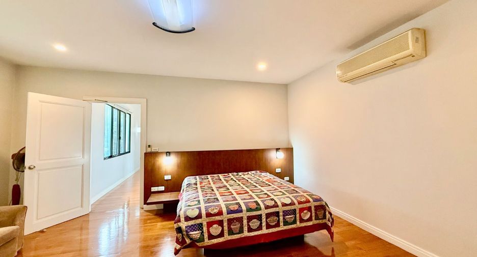 Haus zum Kauf mit 4 Zimmer in Khlong Sam Wa, Bangkok