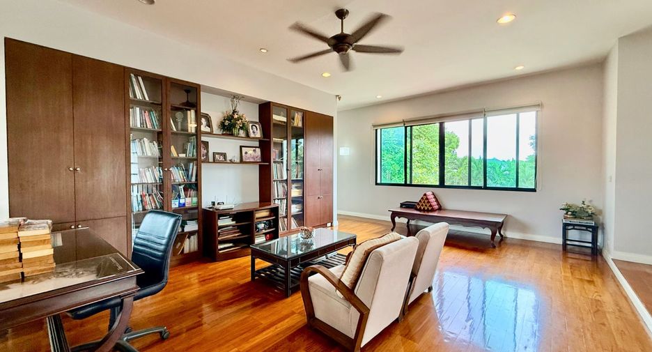 Haus zum Kauf mit 4 Zimmer in Khlong Sam Wa, Bangkok