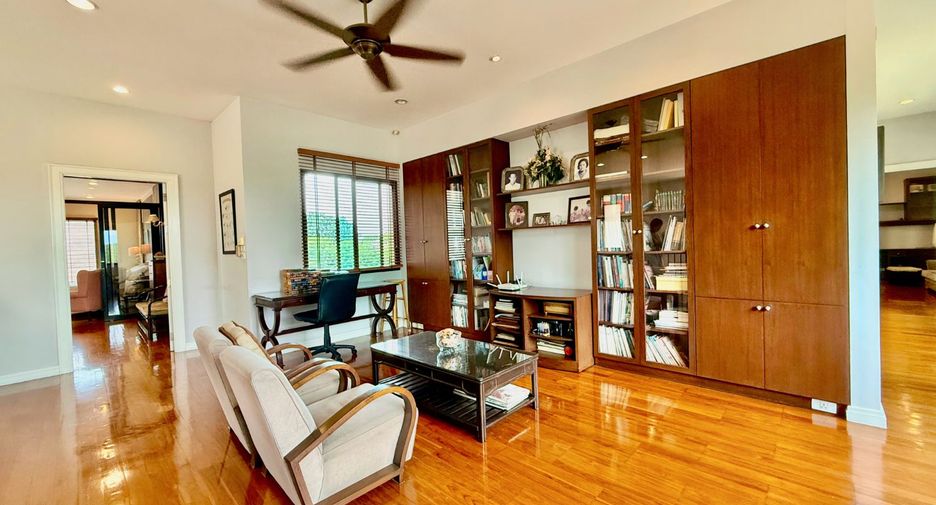 Haus zum Kauf mit 4 Zimmer in Khlong Sam Wa, Bangkok