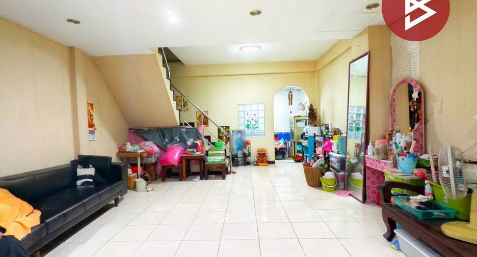 For sale 3 bedrooms townhouse in Krathum Baen, Samut Sakhon