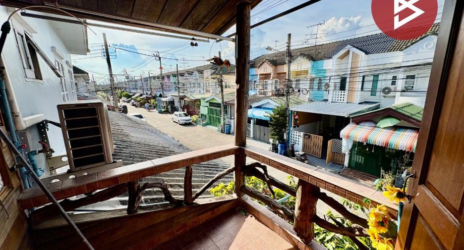 Casa adosada en venta de 2 habitaciones en Mueang Samut Prakan, Samut Prakan