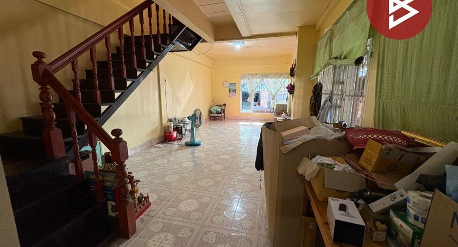 Casa adosada en venta de 2 habitaciones en Mueang Samut Prakan, Samut Prakan