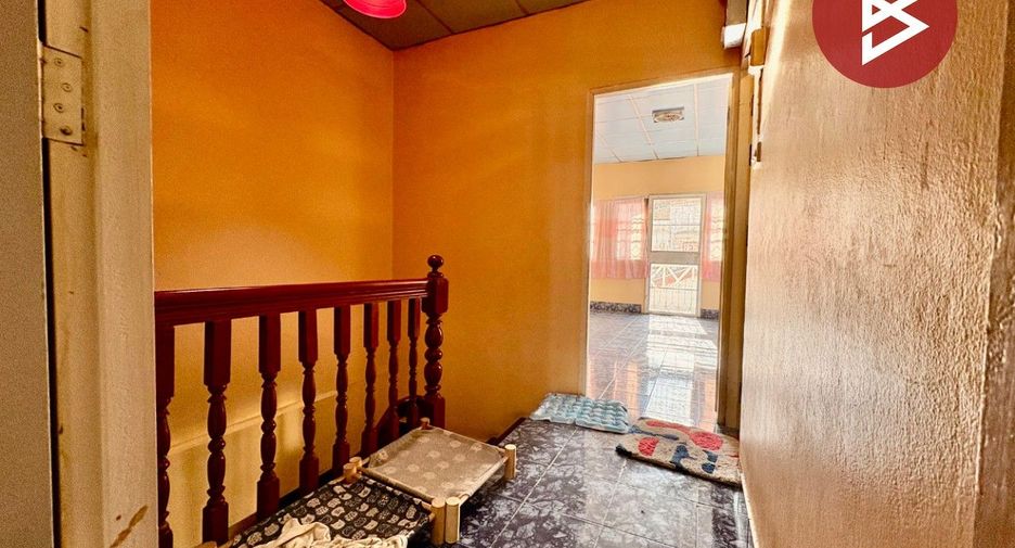 Casa adosada en venta de 2 habitaciones en Mueang Samut Prakan, Samut Prakan