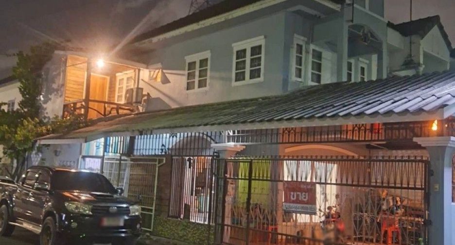Casa adosada en venta de 2 habitaciones en Mueang Samut Prakan, Samut Prakan