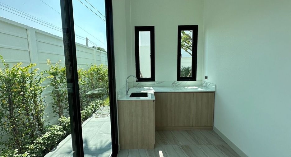 For sale 3 ベッドルーム villa in Huay Yai, Pattaya