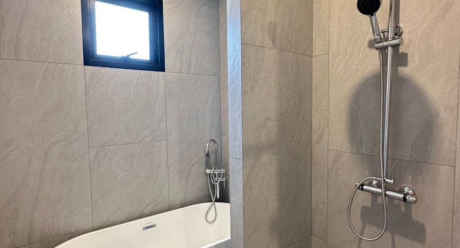 For sale 3 ベッドルーム villa in Huay Yai, Pattaya