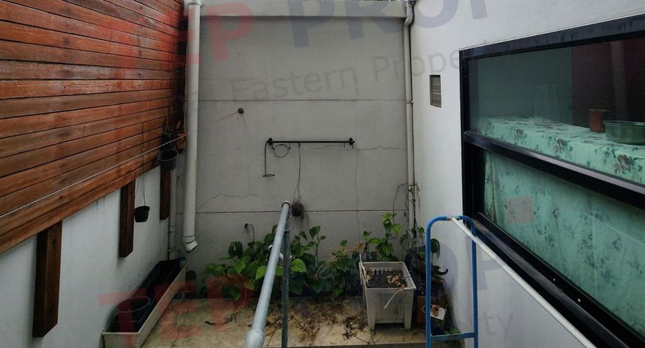出售 3 卧室 联排别墅 在 Lat Phrao, 曼谷
