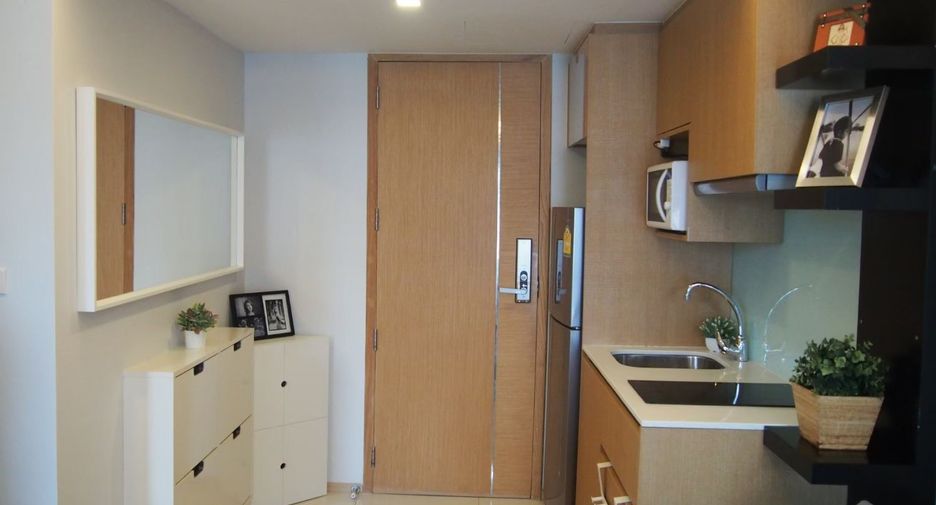 For rent 1 bed condo in Khlong Toei, Bangkok