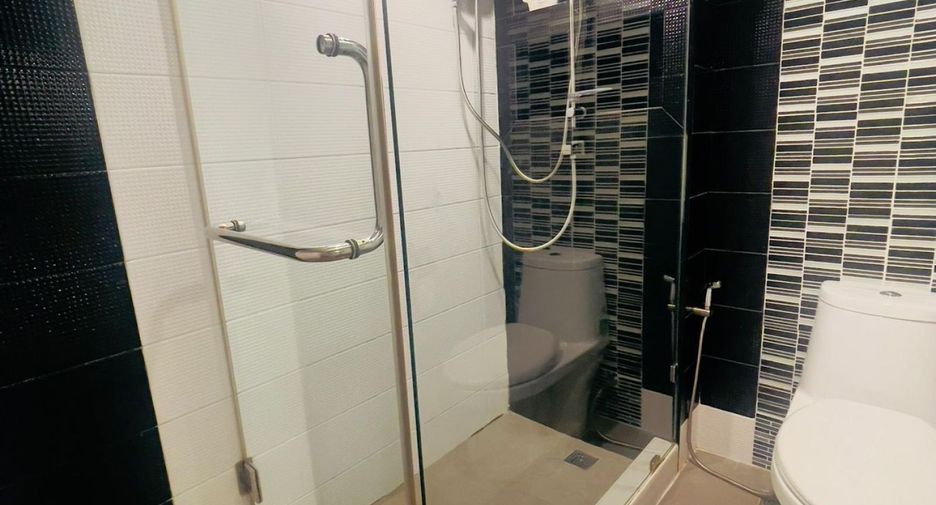 À vendre 1 chambre condo à Khlong Toei, Bangkok