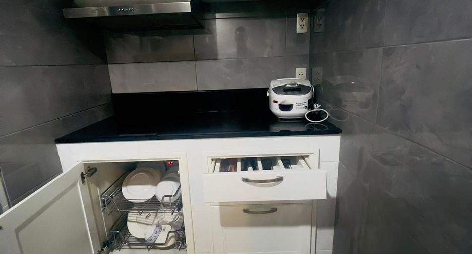 À vendre 1 chambre condo à Khlong Toei, Bangkok