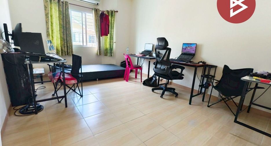 For sale 3 bedrooms townhouse in Bang Khun Thian, Bangkok