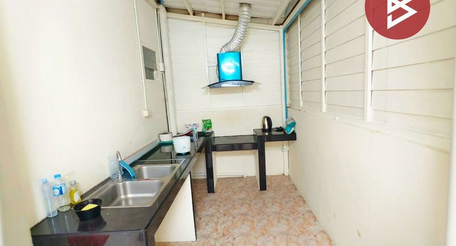 For sale 3 bedrooms townhouse in Bang Khun Thian, Bangkok
