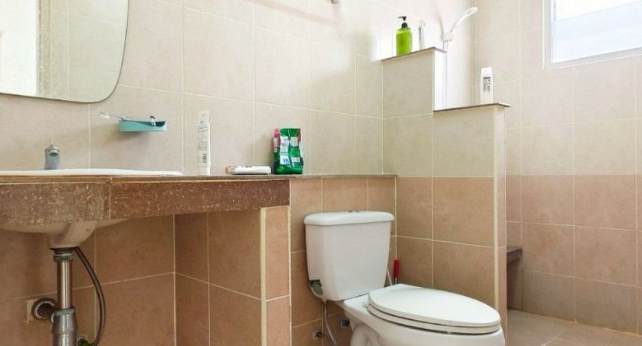For sale 3 bedrooms townhouse in Bang Khun Thian, Bangkok
