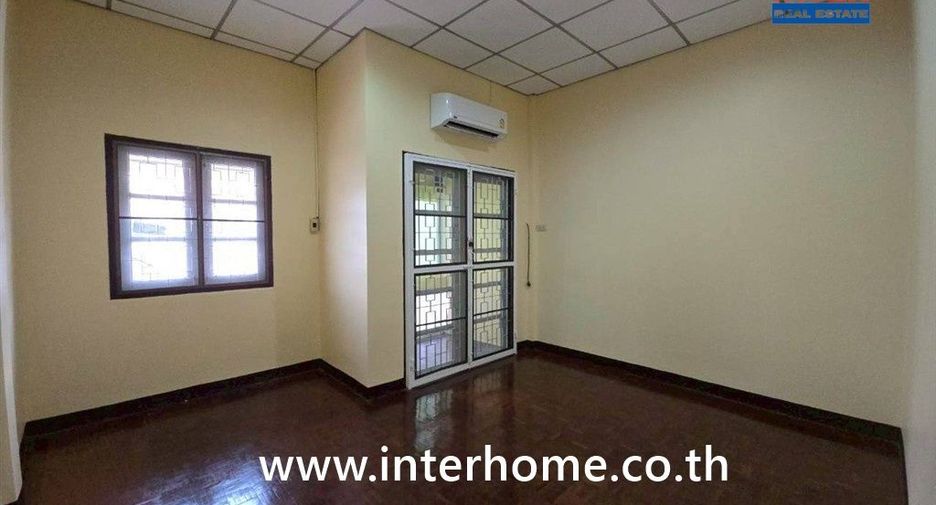 For sale 2 bedrooms townhouse in Bang Khen, Bangkok