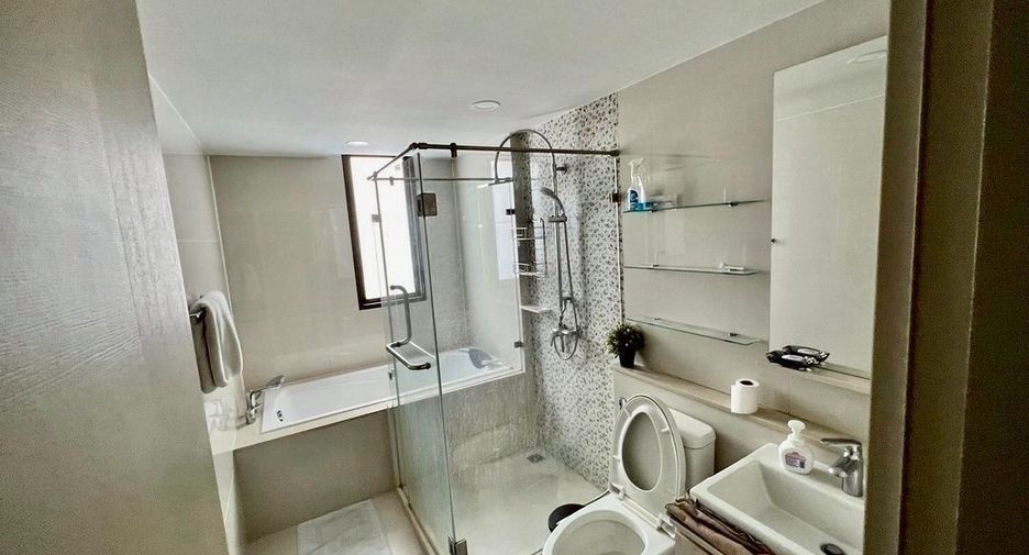 Wohnung zur Miete mit 2 Zimmer in Phra Khanong, Bangkok