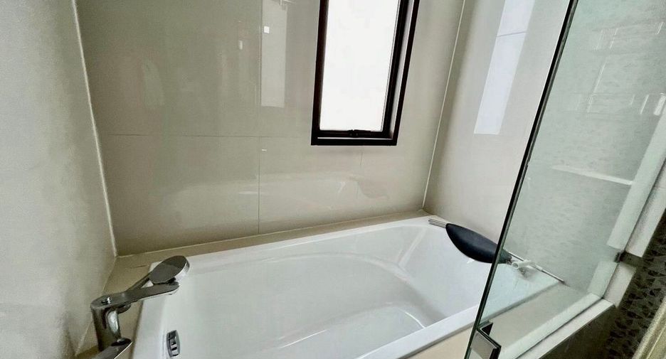 Wohnung zur Miete mit 2 Zimmer in Phra Khanong, Bangkok