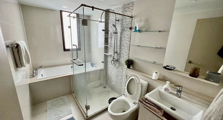 Wohnung zur Miete mit 2 Zimmer in Phra Khanong, Bangkok