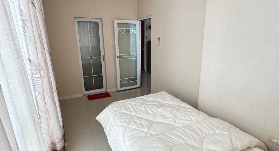 For rent 2 bedrooms condo in East Pattaya, Pattaya