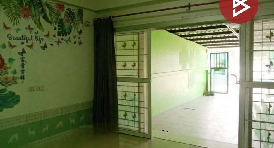 Продажа 2 спальни таунхаус в Mueang Chon Buri, Чонбури
