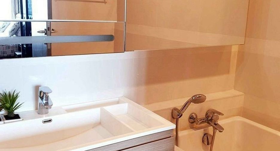 For rent and for sale 1 bed condo in Khlong Toei, Bangkok