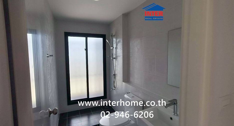 For sale 3 bedrooms retail Space in Bang Bo, Samut Prakan