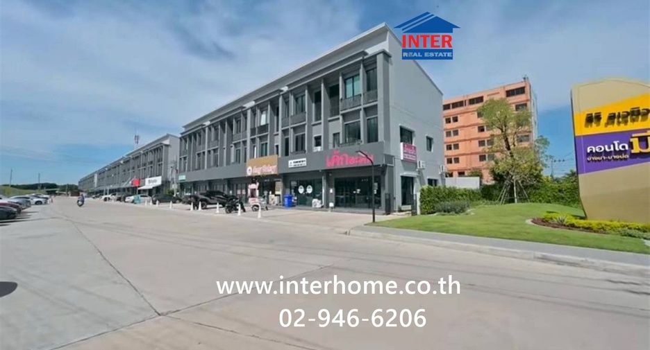 For sale 3 bedrooms retail Space in Bang Bo, Samut Prakan
